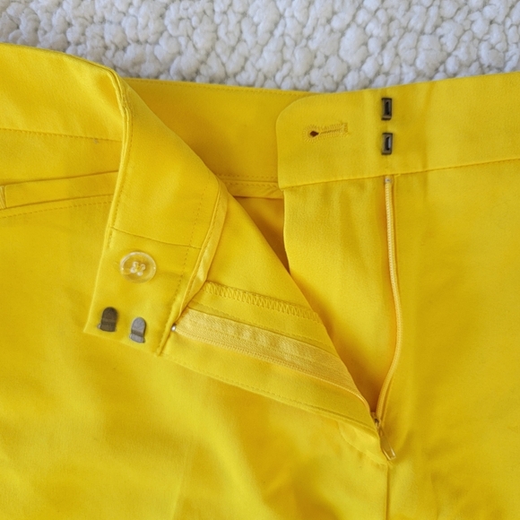 NWT Tahari Yellow Gold Canary Womens Twill Shorts Colorful Summer Size 14 - Picture 4 of 11